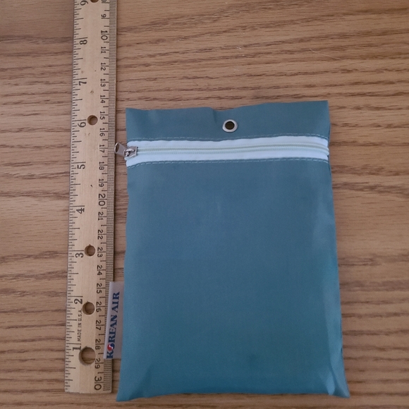 Mini Travel Pouch with Accessories - Picture 13 of 14